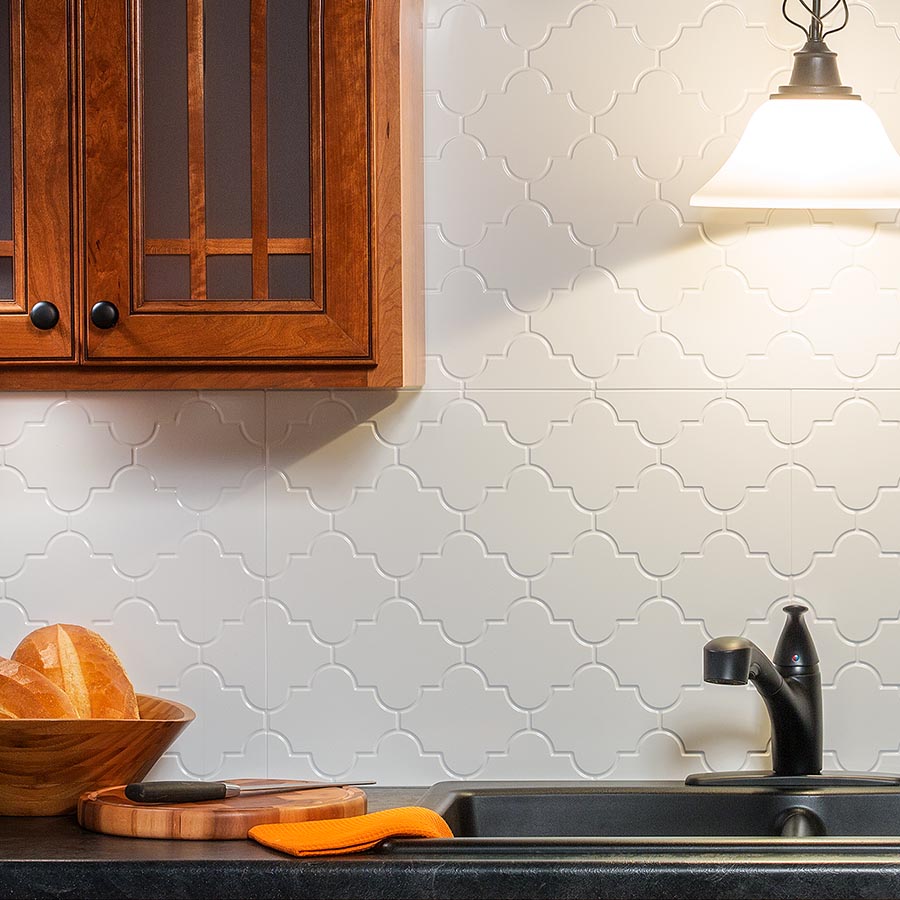 Soothing & Gymmetrical DIY backsplash project